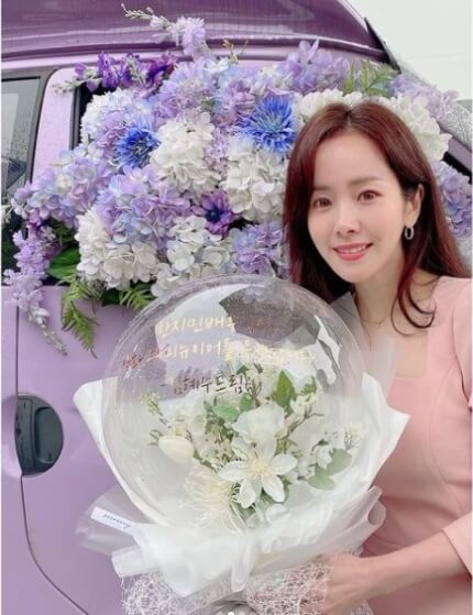 Actress Han Ji Min Thanks Kim Hye Soo For Her Sweet Coffee Truck