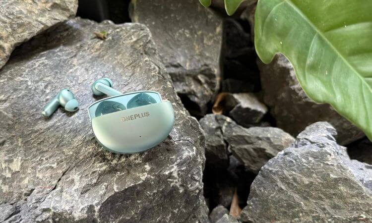 Best Wireless Earbuds Under $200 in 2025